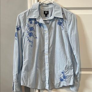 H Hilfiger Light Blue Women’s Button-Up Shirt with Blue Floral Embroidery